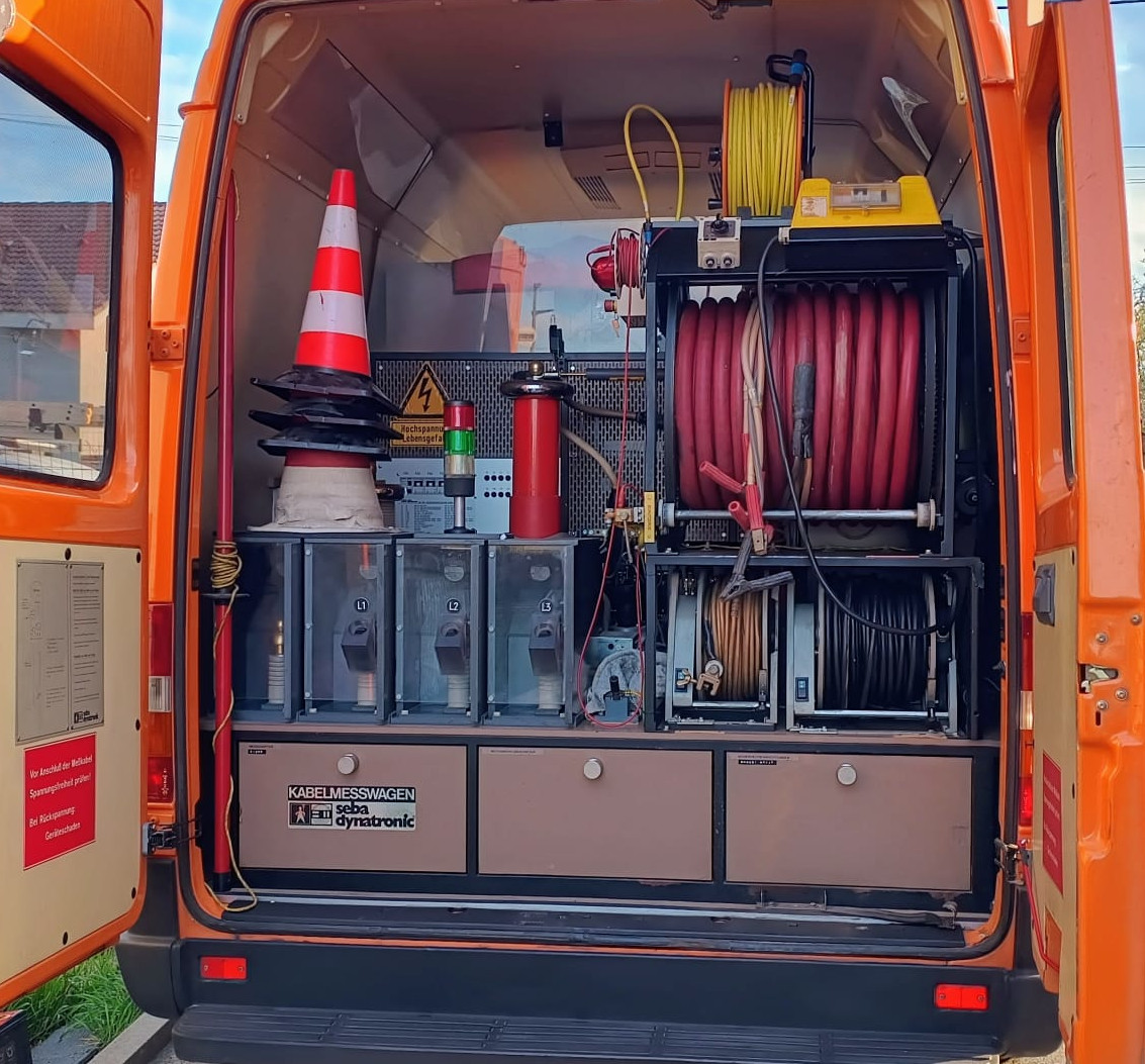 Imagine echipamentul autolaborator (defectoscopie LES 0.4/20 KV) al societatii ELECTROGRAND SERV SRL